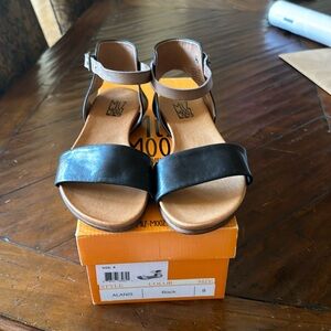 NWT Black and brown leather sandals